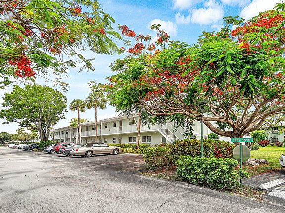2nd image of 2700 SW 22nd Avenue #1409
