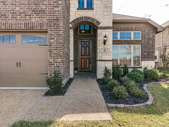 3rd image of 303 Nixon Dr