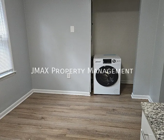 1331 Main St SW #1331 MAIN ST SW — Photo 5