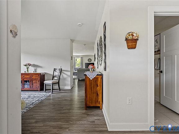 3rd image of 10306 Sun Ridge Ln
