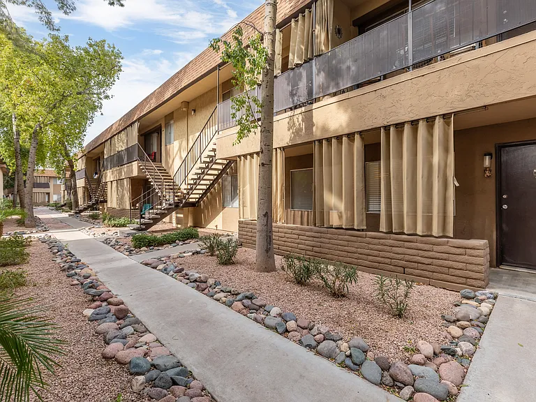 Oasis at Scottsdale — Photo 21