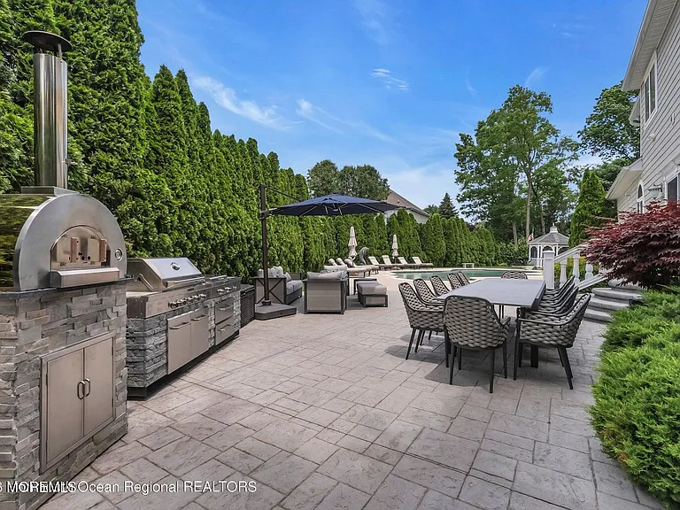 7 Mackenzie Rd — Photo 38