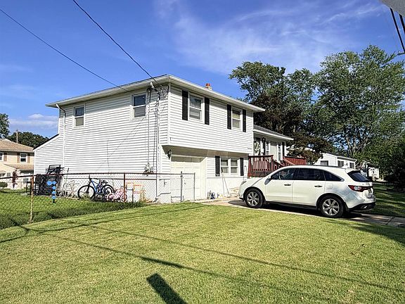 4th image of 93 W Laurel Dr