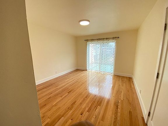 4th image of 1935 42nd Ave