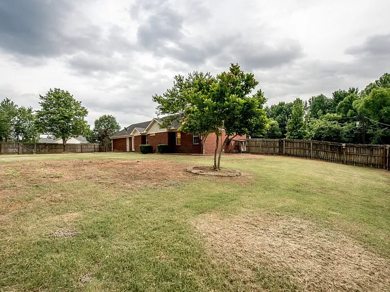 246 Squires Grove Dr W — Photo 7