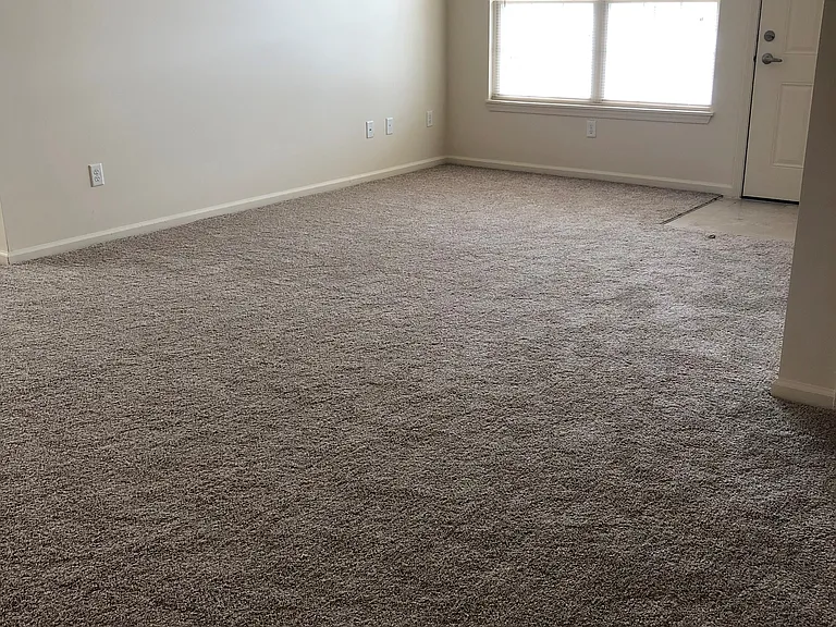 205 NE Hayes Dr — Photo 6