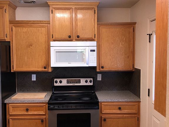2nd image of 1409 Nicholas Cir #B