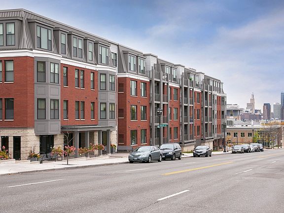 2nd image of 720 7th St E APT 428