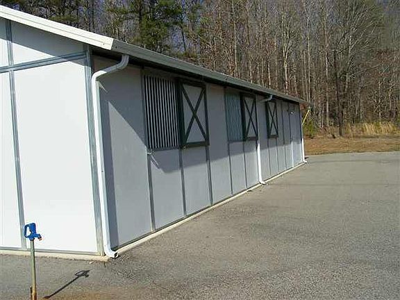 Three stall barn + tack room 