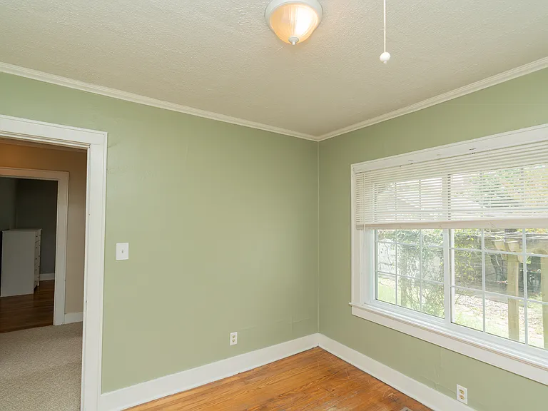 4 Orlando Dr — Photo 39