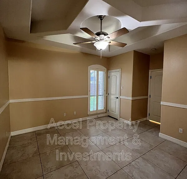 3911 Inez St — Photo 13