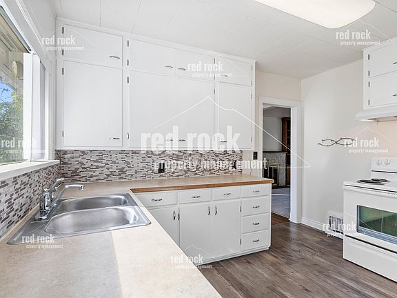 4th image of 402 E Baldwin Ave