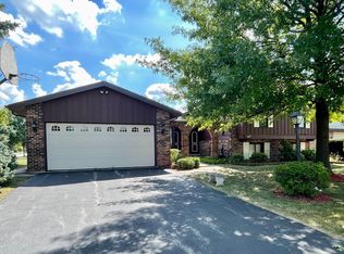 847 N Wyncroft Pl, Addison, IL 60101