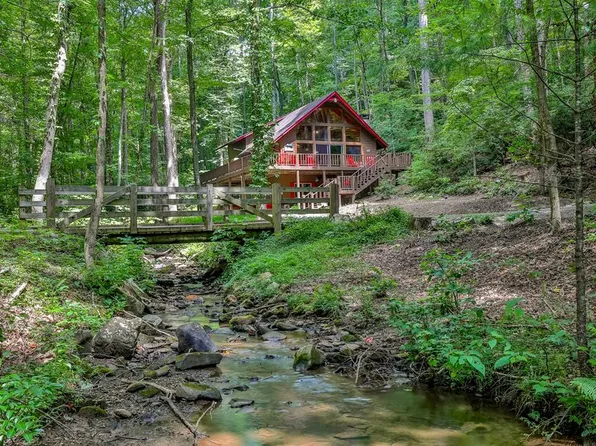 469 N Lake Dr, Ellijay, GA 30536