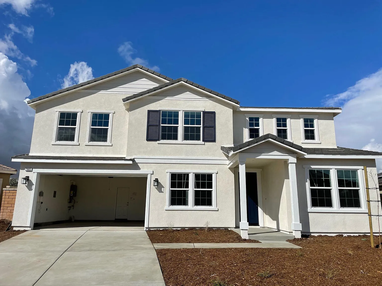 6 bed, 3228 sqft, $4,800 — Photo 2