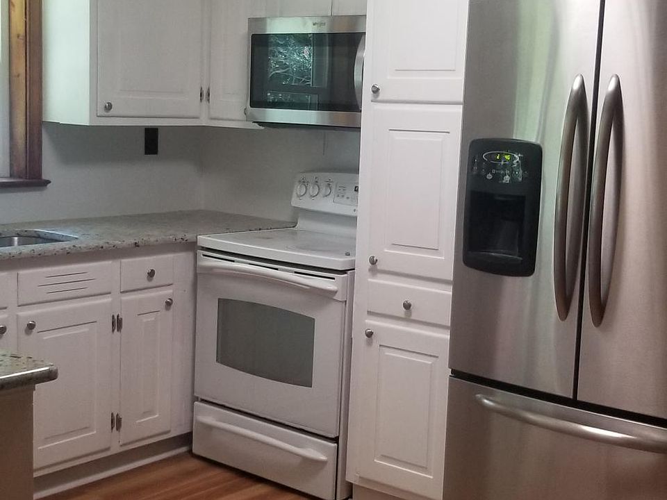 2nd image of 415 Talbot Ave