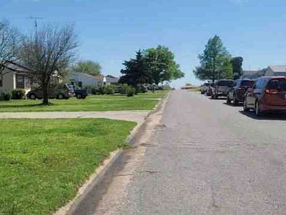 Exterior Neighborhood (street photo)
