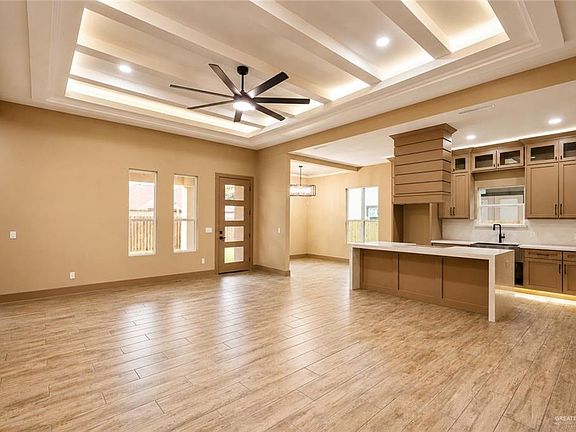 5th image of 3005 E Ebano St