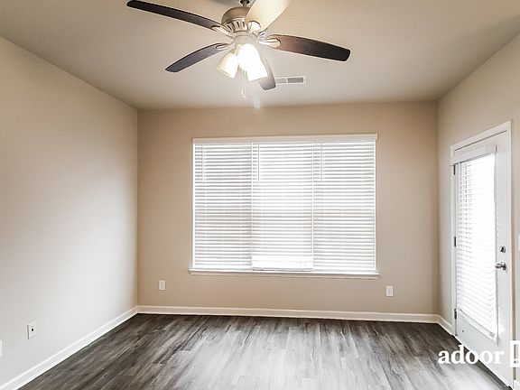 4th image of 388 Rankin Cir