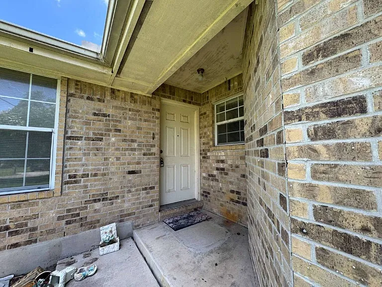 2740 Maple Tree Rd — Photo 2