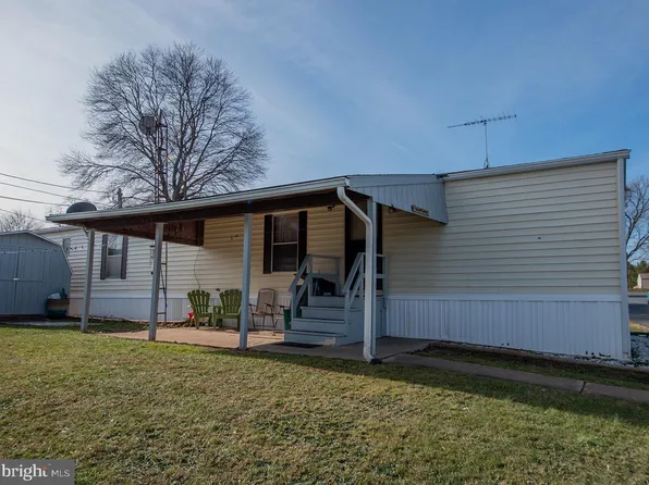 35 Hemlock Acres Ct, Manheim, PA 17545