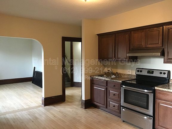 4th image of 2715 Pillsbury Ave Unit 2