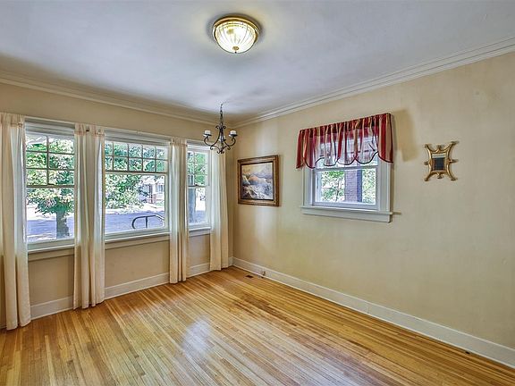 5th image of 1431 W Mansfield Ave