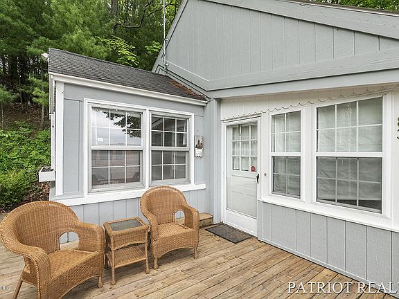 4th image of 83 W Willow Ln
