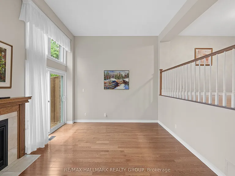 44 Dunbarton Ct — Photo 9