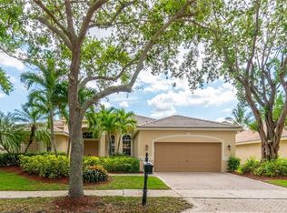 3820 Oak Ridge Cir, Fort Lauderdale, FL 33331