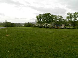 827 Hillside Dr, Dandridge, TN 37725