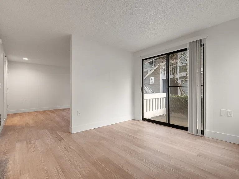 AVIA Lofts on Parkway — Photo 57