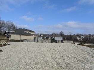 11712 W 158th St, Overland Park, KS 66221