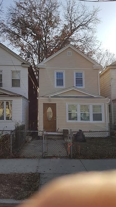 1st image of 10418 93rd Ave