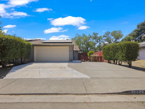 1027 Justin Way, Dixon, CA 95620