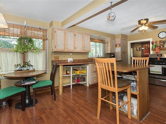 3rd image of 5038 Lynwood Ave