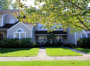 244 Maple Brook Ct, Yorktown Heights, NY 10598