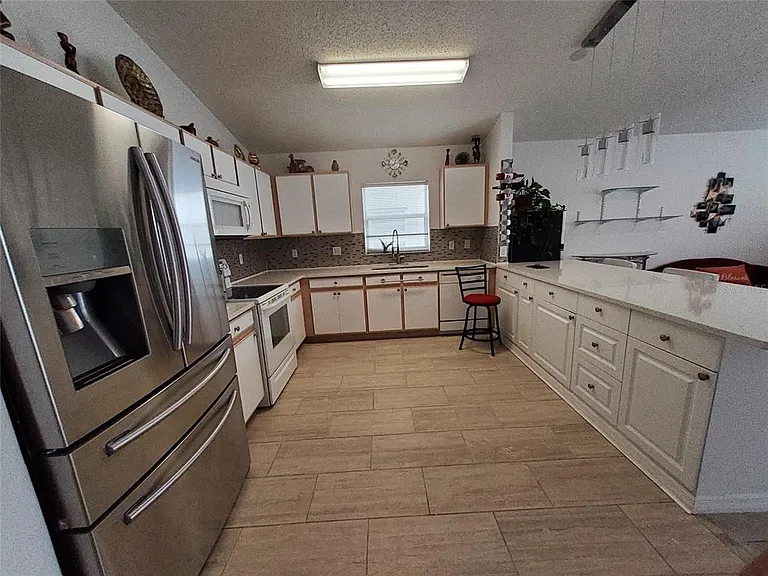 944 Lockbreeze Dr — Photo 12