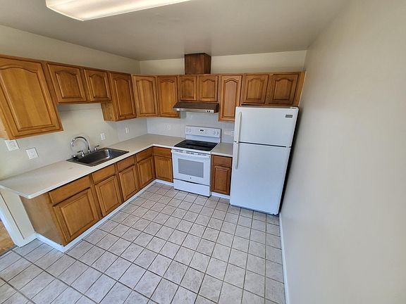3rd image of 44 1st Ave APT 3