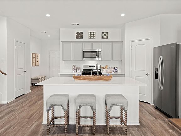 4th image of 23535 Skyward Ln