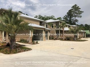 31 Palm St #B, Freeport, FL 32439
