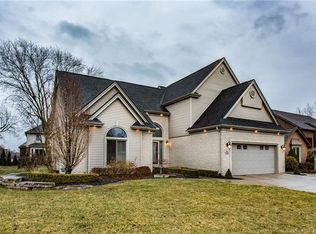 48790 Chestnut Dr, Macomb, MI 48044