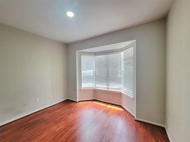 7447 Cambridge St #30 — Photo 11