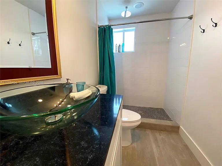 427 NW 34th St #4 — Photo 25