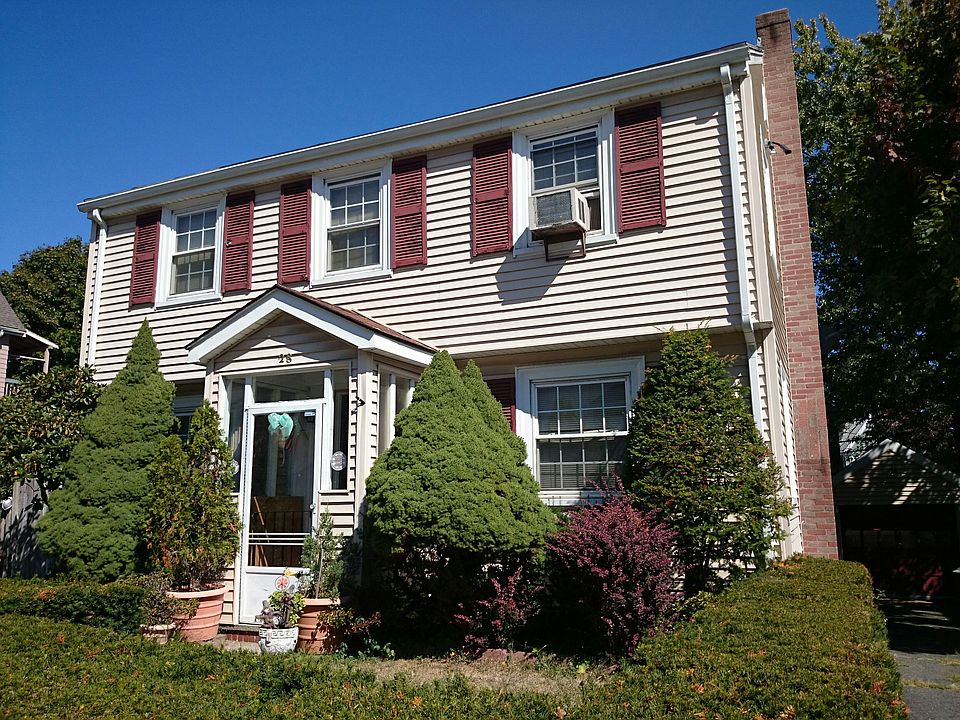 2nd image of 28 Becket St