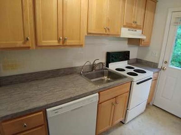 2nd image of 6 McLaughlin St Unit 2