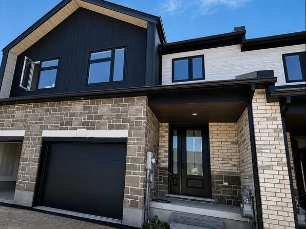17 Halls Dr, Centre Wellington, ON N0B 1S0