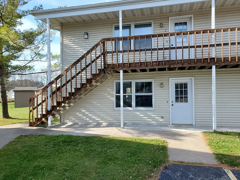 522 E Bronson Rd — Photo 3