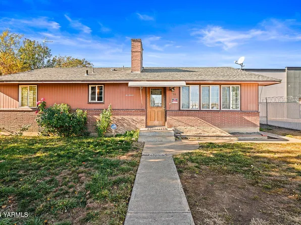 211 S Beech St, Toppenish, WA 98948