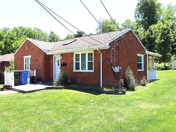 4th image of 390 Streets Run Rd